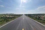 记者手记：串联起希望的乡村公路